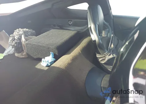 2015 Chevrolet Corvette Stingray Z51 z USA, uszkodzony, nr VIN 1G1YL2D77F5108522